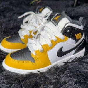 Jordan Kids High-Top Sneakers in Yellow, Black & White